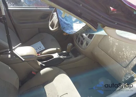 2005 Ford Escape Xlt z USA, uszkodzony, nr VIN 1FMYU03145KD84416